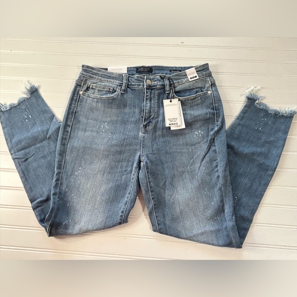 NWT Judy Blue Bleach Splash Mid Rise Shark Bite Skinny Jeans - Picture 8 of 14
